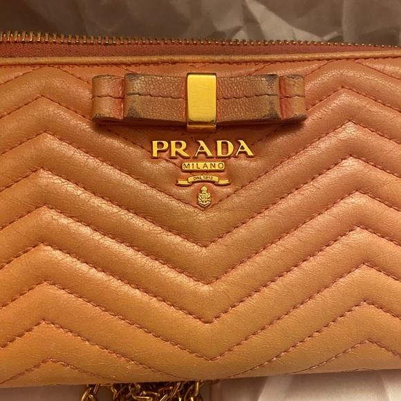 authentic PRADA Wallet Around Leather - Picture 7 of 16